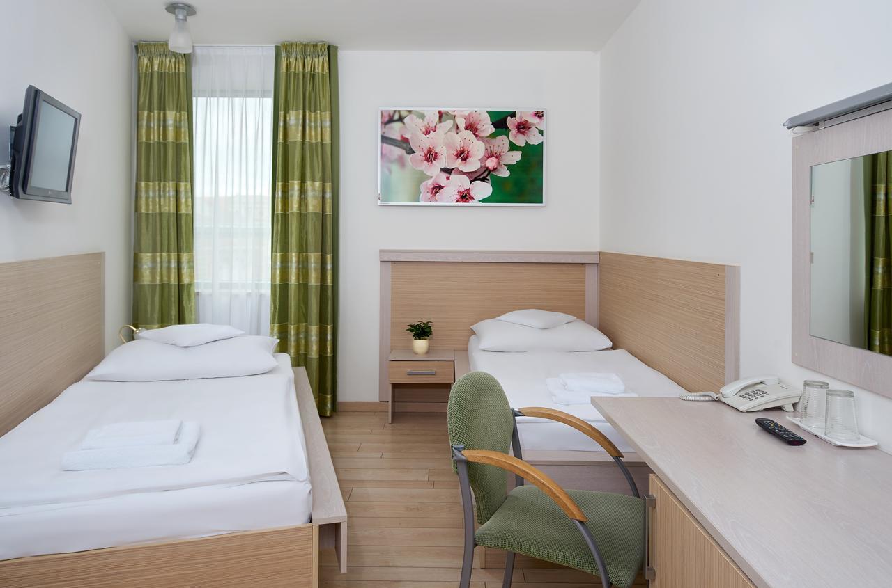 Hotel Ankora ปราก ภายนอก รูปภาพ
