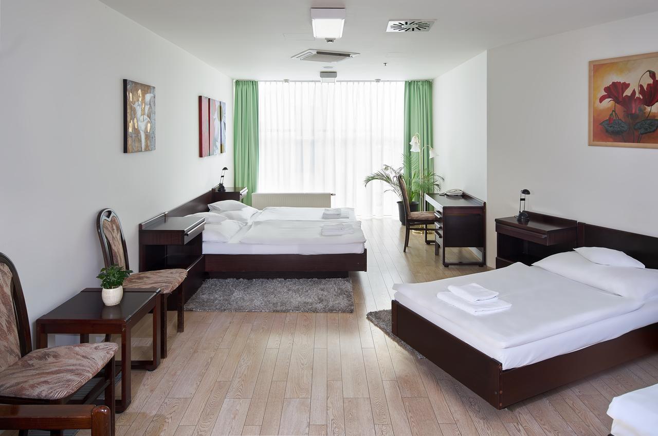 Hotel Ankora ปราก ภายนอก รูปภาพ