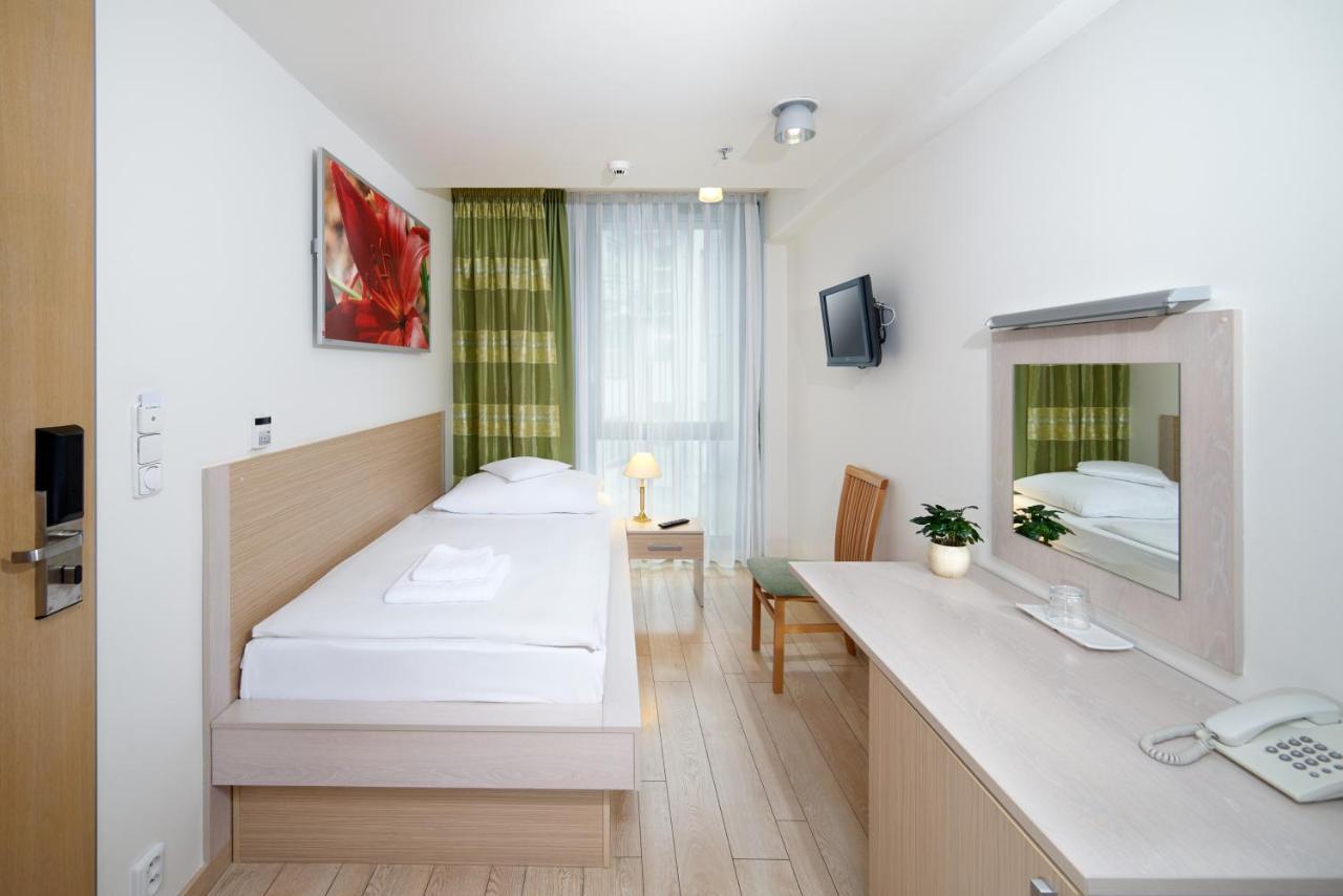 Hotel Ankora ปราก ภายนอก รูปภาพ