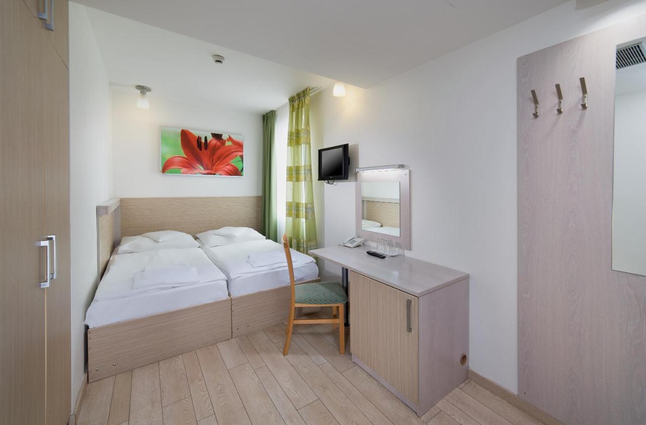 Hotel Ankora ปราก ภายนอก รูปภาพ