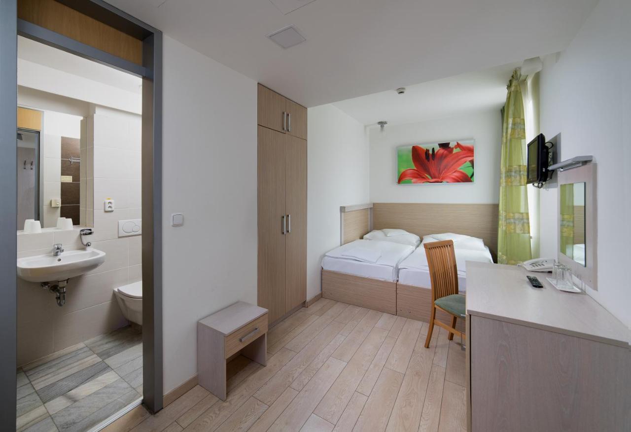 Hotel Ankora ปราก ภายนอก รูปภาพ
