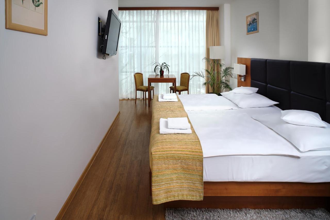 Hotel Ankora ปราก ภายนอก รูปภาพ